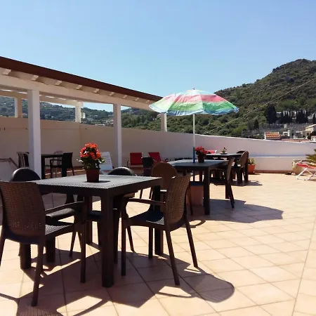 Centro Storico Flat 6 Mins From Port Città di Lipari
