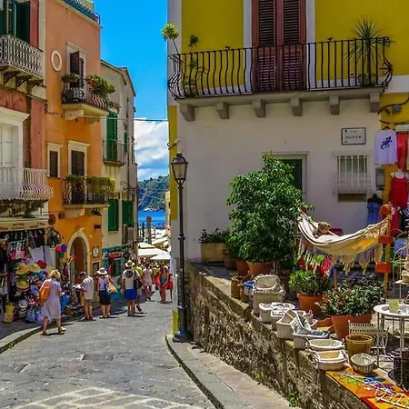 Lägenhet Centro Storico Flat 6 Mins From Port Lipari (Isola Lipari)